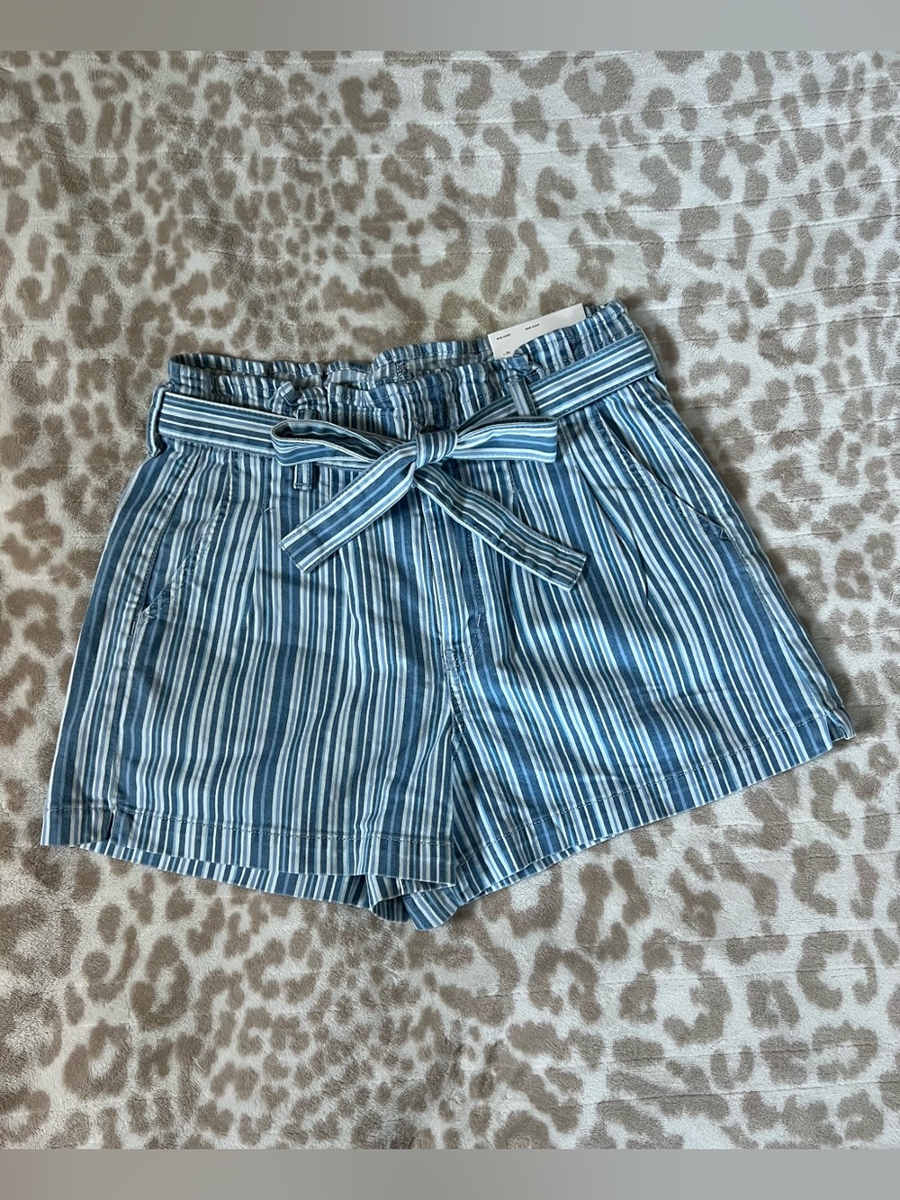 NWT American Eagle Women’s Super HR Blue Striped Tie-Waist Shorts, Size 10